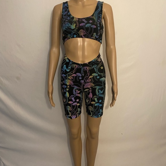 - Rainbow reflective mushroom sports bra set - Picture 4 of 8